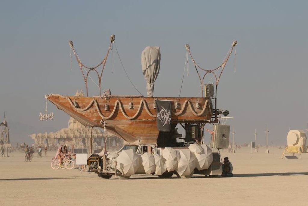 Following NYC באתר PEXELS חיבור בין מסורת לחדשנות: התערוכה שתאתגר את גבולות האמנות